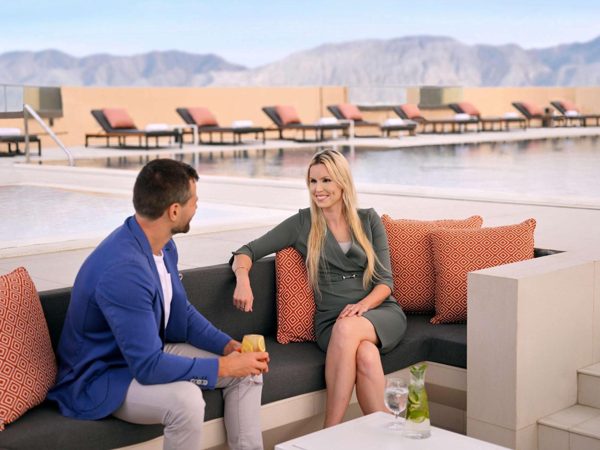 Moevenpick Hotel & Apartments Ghala Маскат Экстерьер фото The Sky Lounge