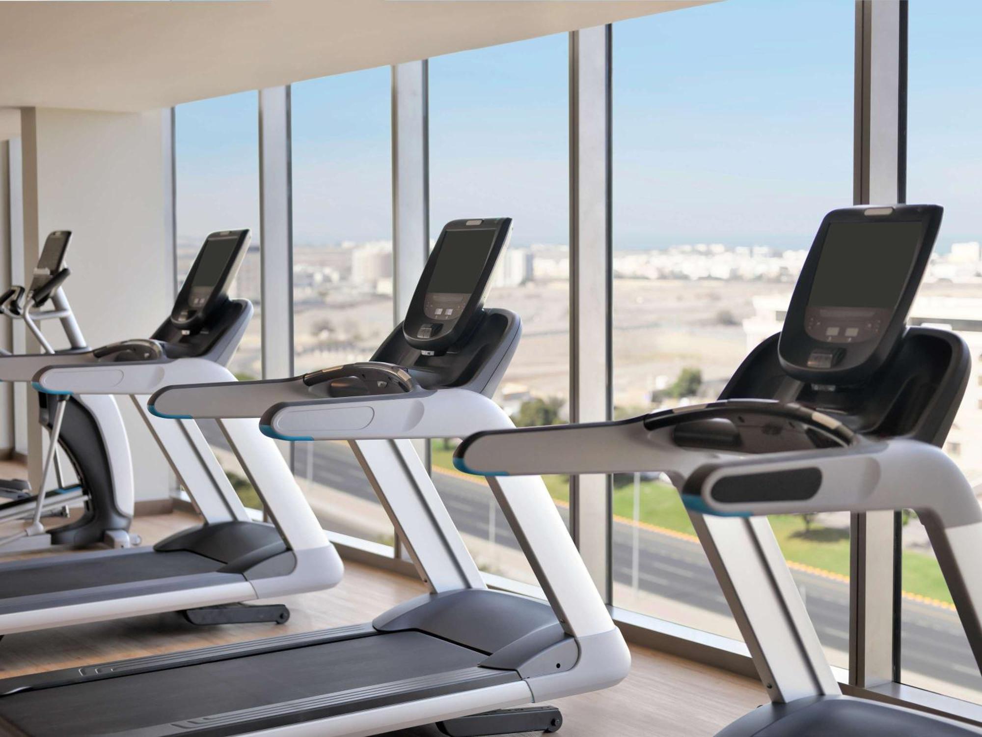 Moevenpick Hotel & Apartments Ghala Маскат Экстерьер фото The gym at the hotel